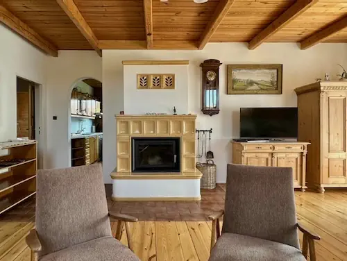 Living room with fireplace - large apartment