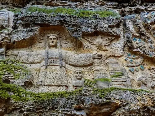 Rock reliefs near Kopicův statek (Kopic estate) near Kacanovy